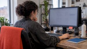 Strategist reviewing responsive search ad combinations